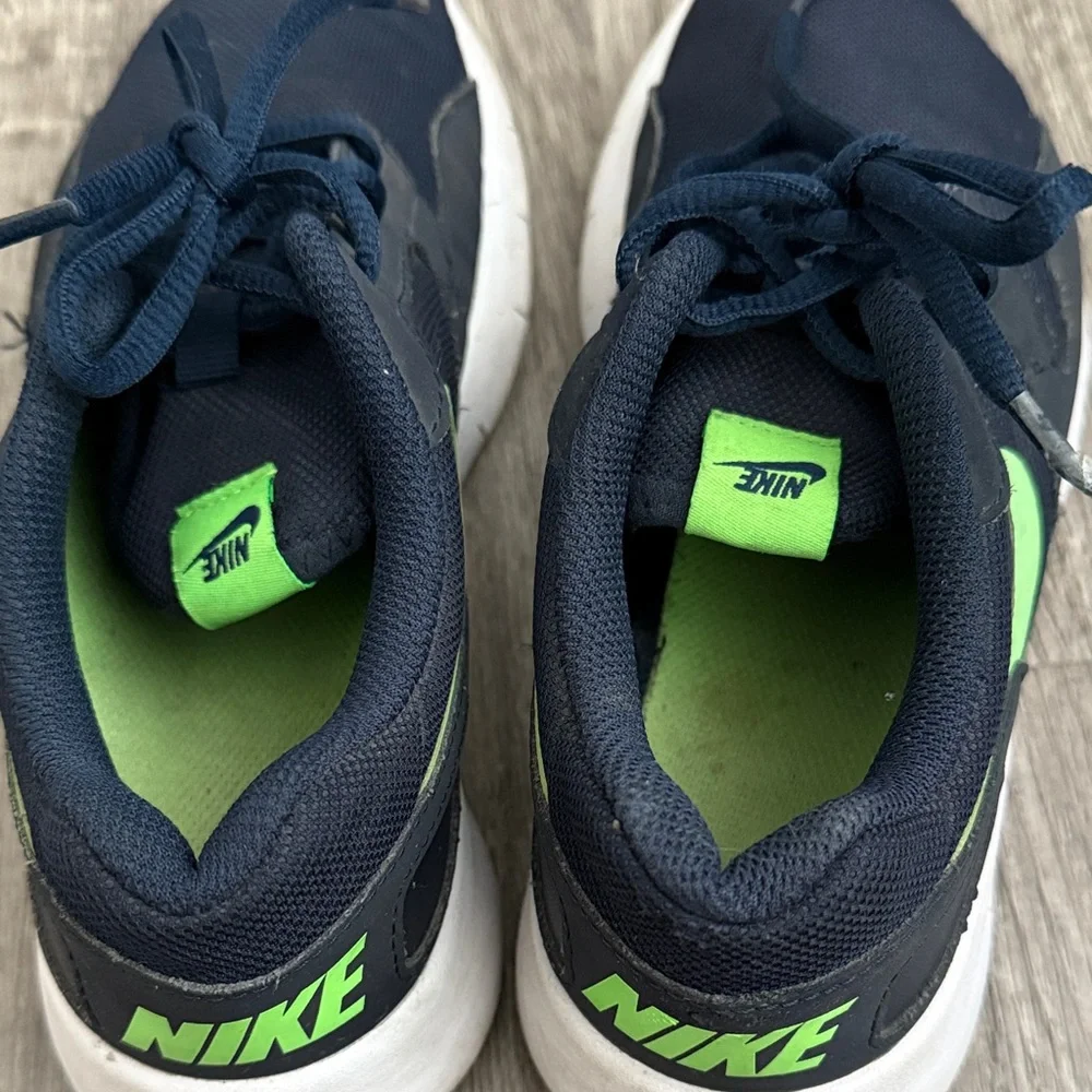 Nike Kids' Navy and Neon Green Sneakers